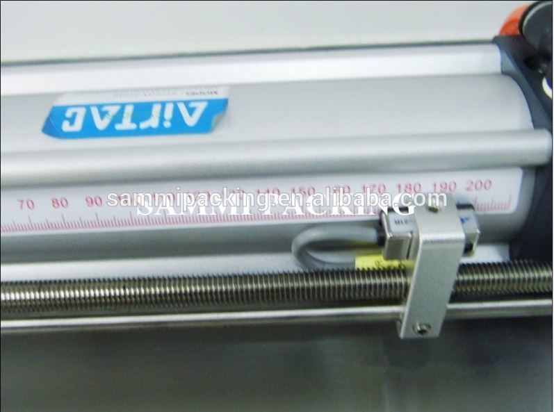 เครื่องเติมครีม+เหลว เครื่องเติมครีมหัวเดียว เครื่องบรรจุต้มซอสทอมาโต / เจม / ครีมพร้อมผสม