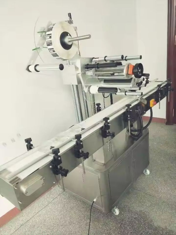 เครื่องบรรจุและปิดฝาขวดขนาดเล็กกึ่งอัตโนมัติสำหรับขายร้อน เครื่องปิดฝาขวดแก้วสุญญากาศ